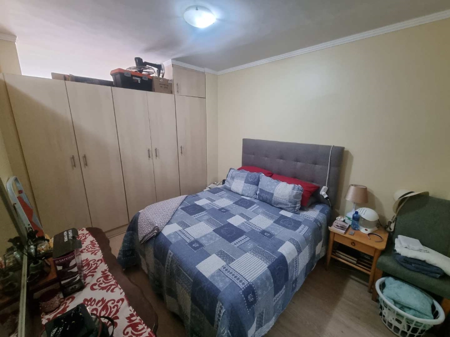 1 Bedroom Property for Sale in Zonnebloem Western Cape